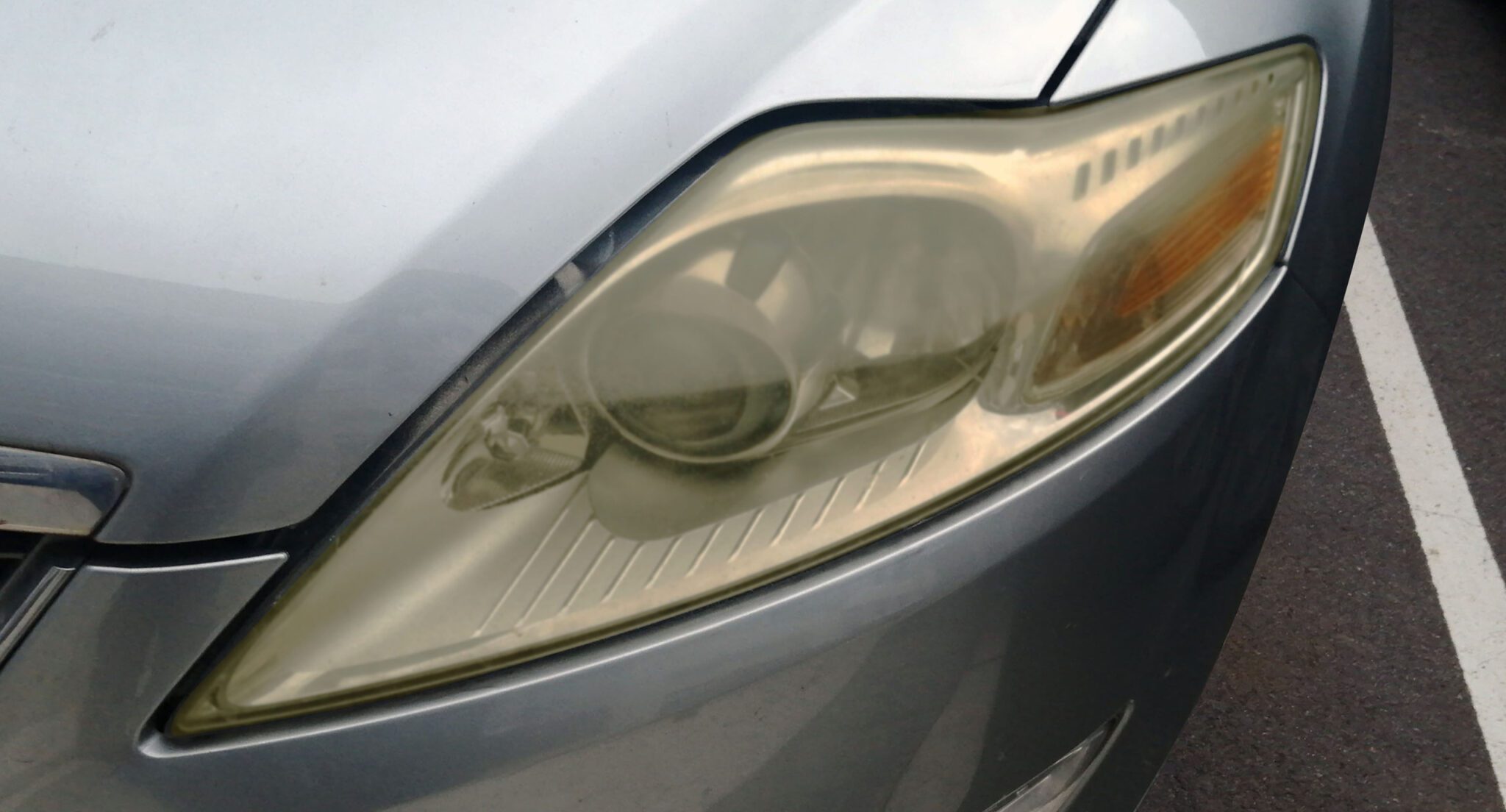 Xtreme Clean & Headlight Restorer Shine Bright with RainX